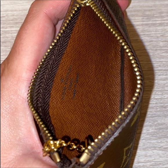 Louis Vuitton BNIB Monogram Key Case from 2009!… - Picture 6 of 9